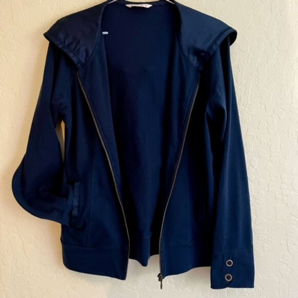 CAbi zippered hoodie/pants, Navy, Sz M, capri/ankle length pants, brass snaps - Picture 2 of 14